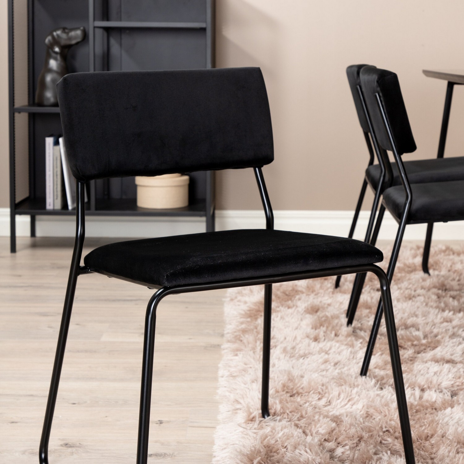 Matgrupp Venture Home Annika med 6 Kungshamn Stolar Sammet