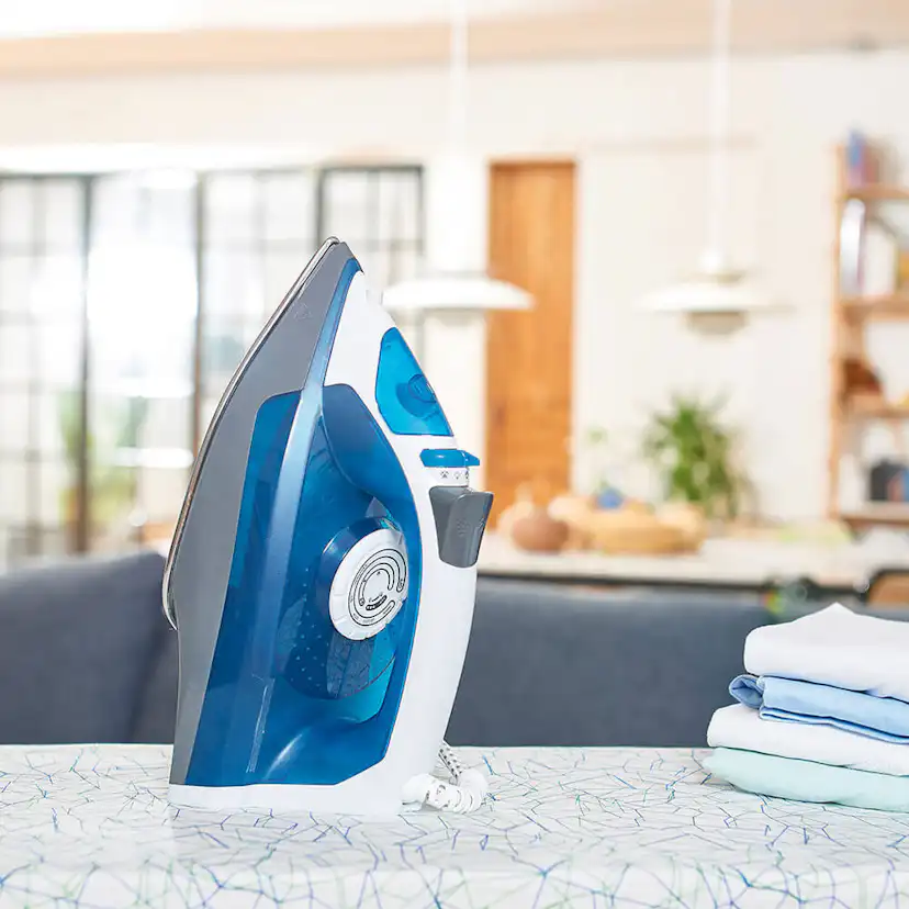 Ångstrykjärn BLACK+DECKER Blå