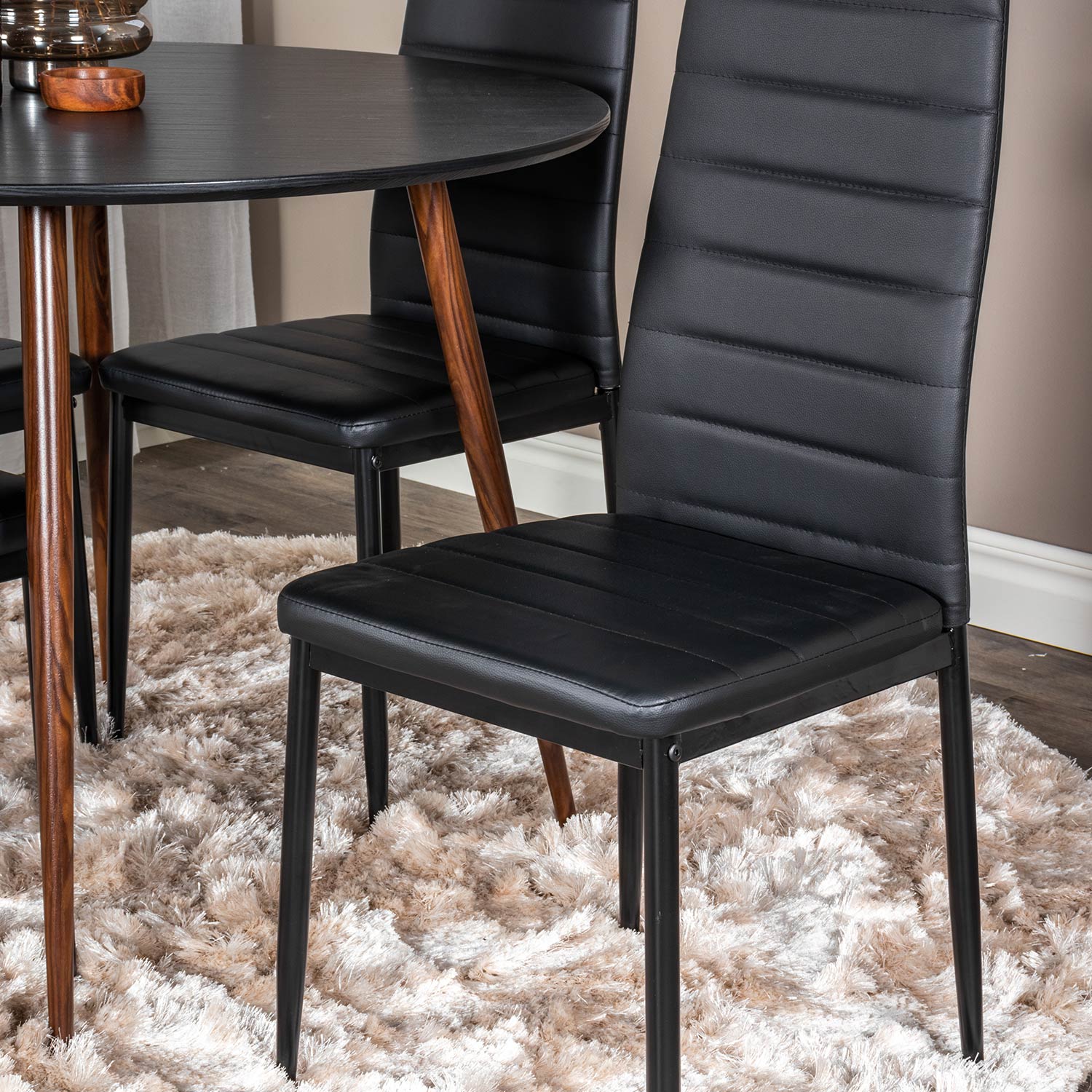 Matgrupp Venture Home Plake med 4 Sly Stolar Runt