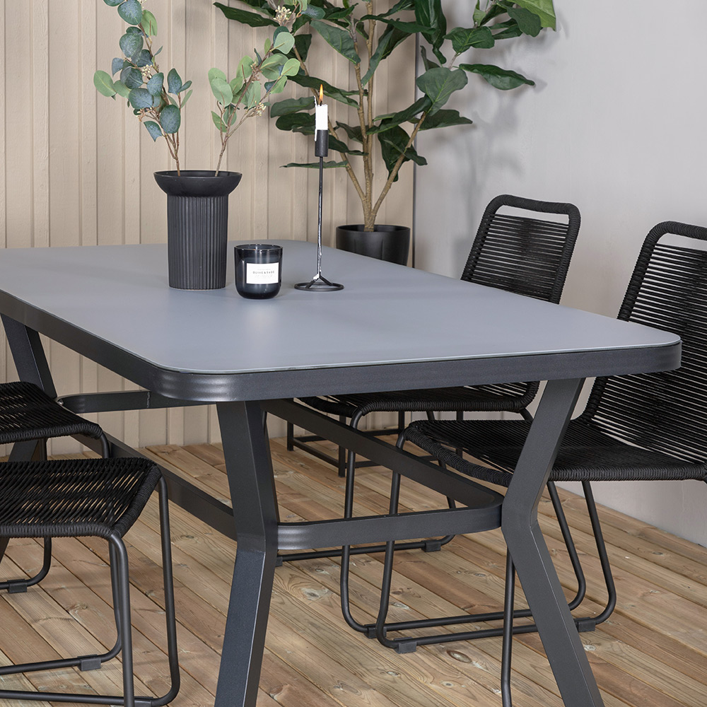 Matgrupp Venture Home Vyn med 4 Lumi Stapelbara Matstolar