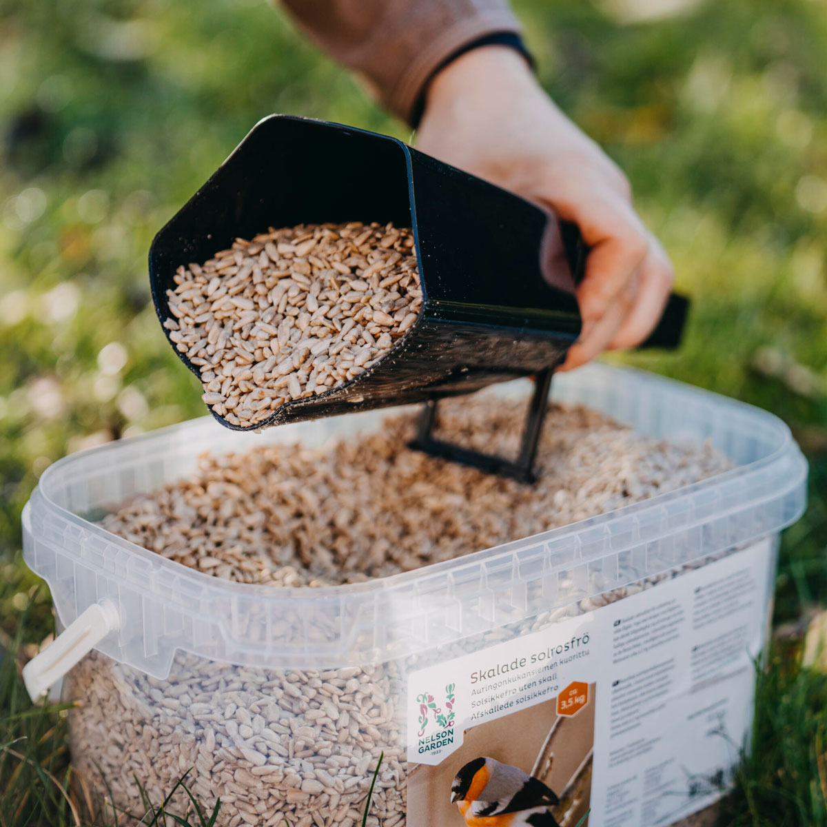 Skopa Nelson Garden för Foder