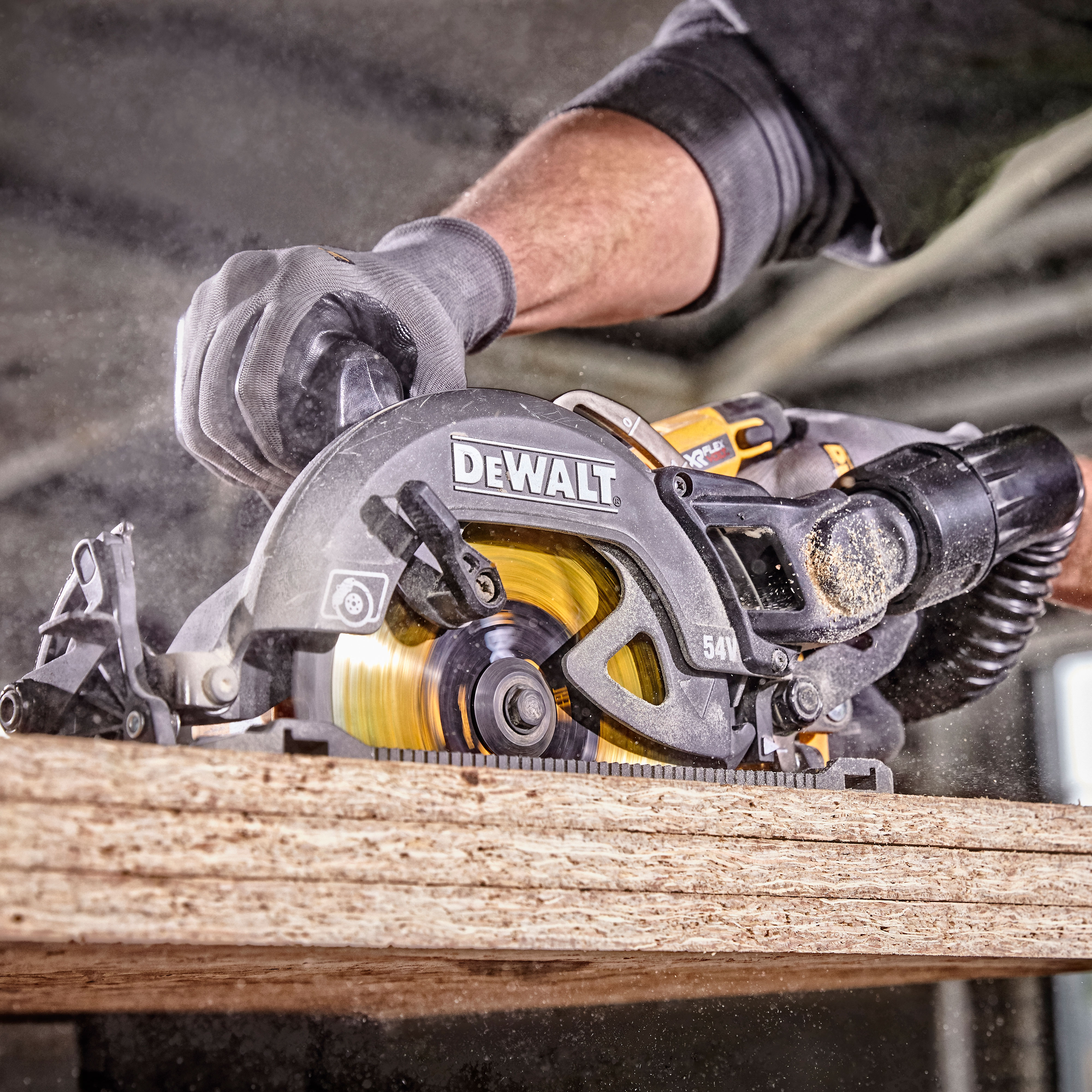 Cirkelsåg Dewalt DCS577N-XJ Utan batteri och laddare 54 V