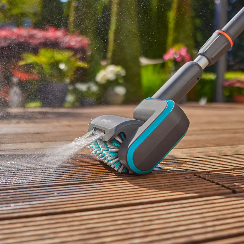 Altantvätt Gardena Batteridriven AquaBrush inkl. Batteri & Laddare