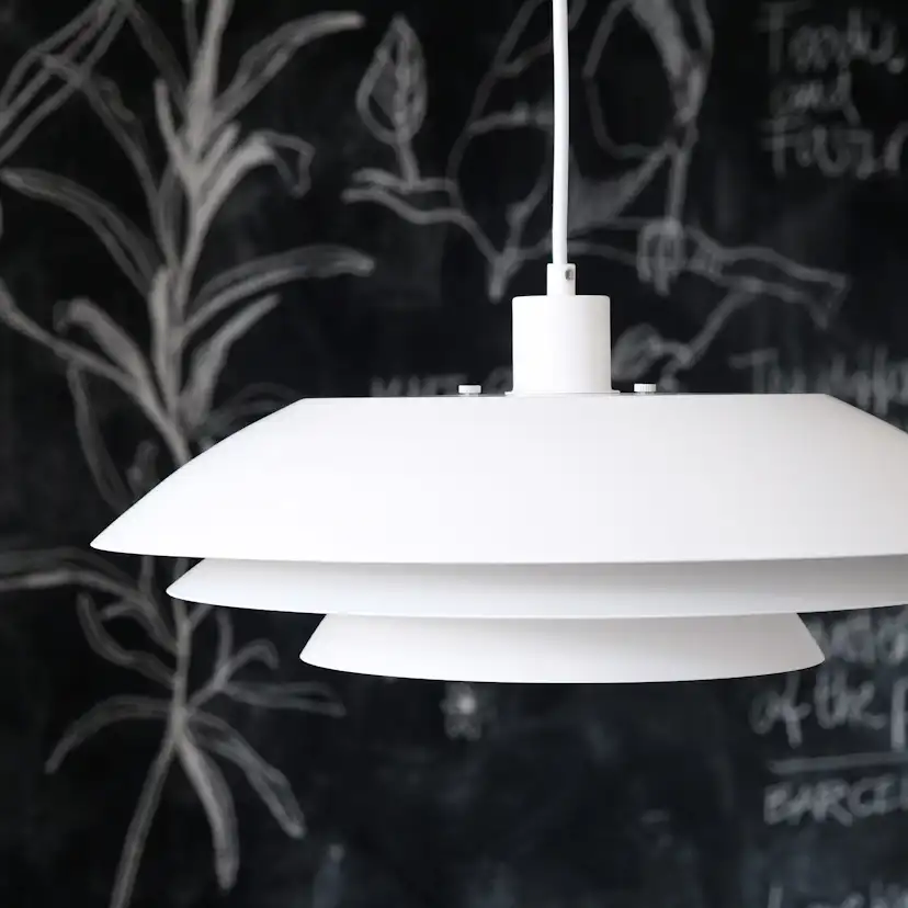 Taklampa Dyberg Larsen Pendel DL45