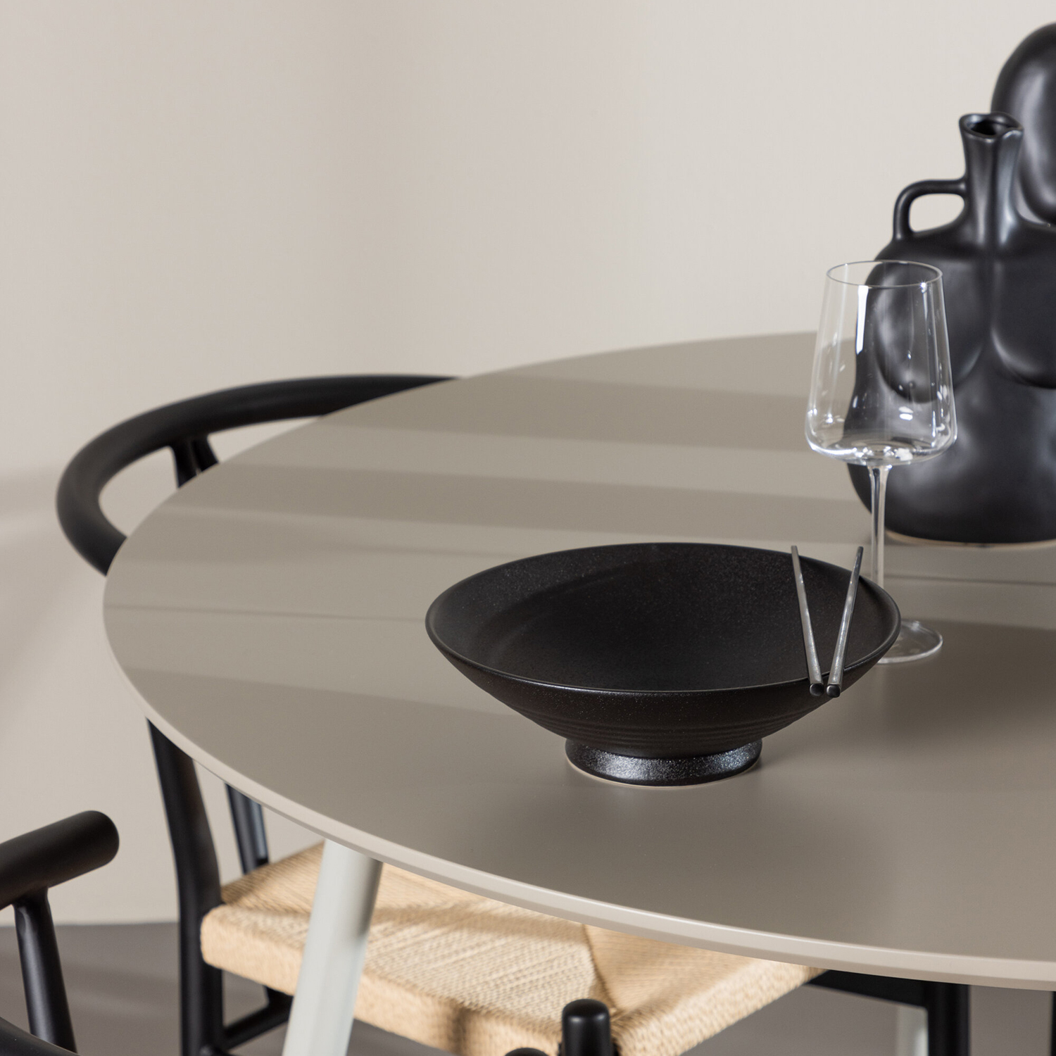 Matgrupp Venture Home Plaza Ø120 med 4 st Alfons Stolar