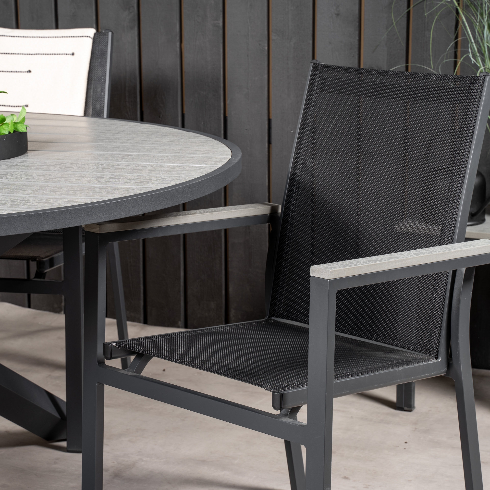 Matgrupp Venture Home Pincy Ø140 med 4 Pincy Stolar