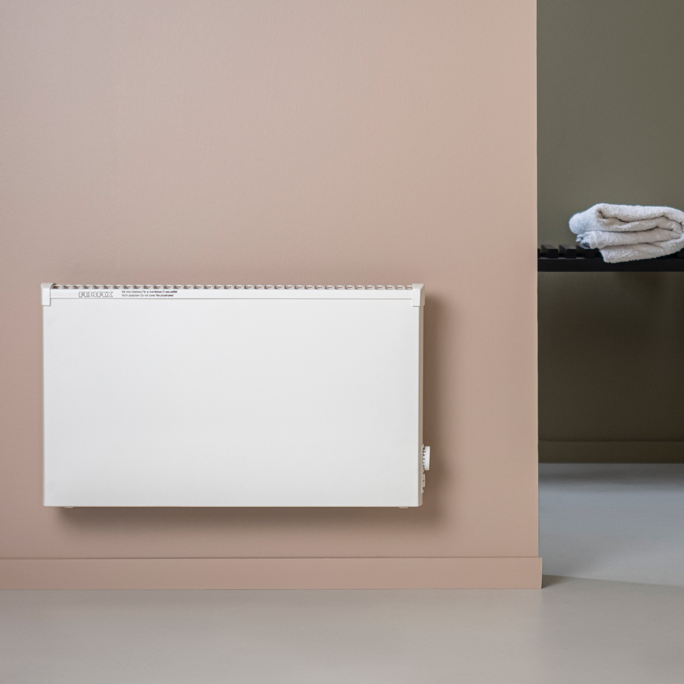 Våtrumselement Adax VPS10 med Bluetooth CONCATENATE(CM4," W, ",CN4," V")