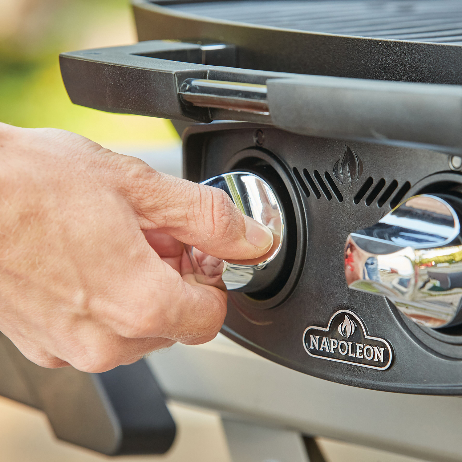 Gasolgrill Napoleon PRO285-X Bärbar Grill med 2 Brännare & Gjutjärnsgaller