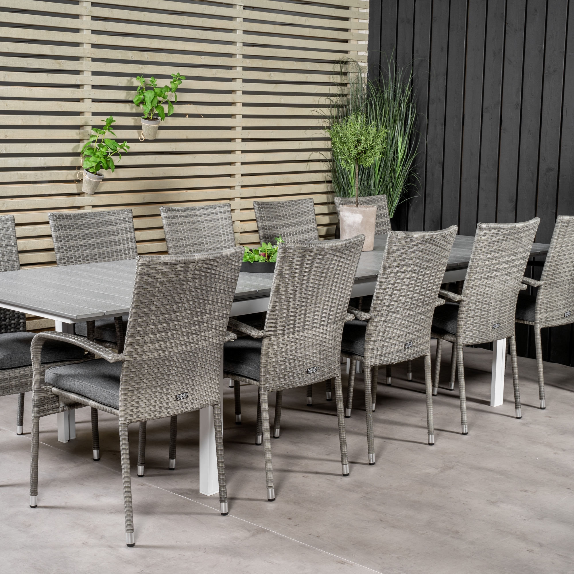 Matgrupp Venture Home Lova 224/324 med 10 Asta Karmstolar