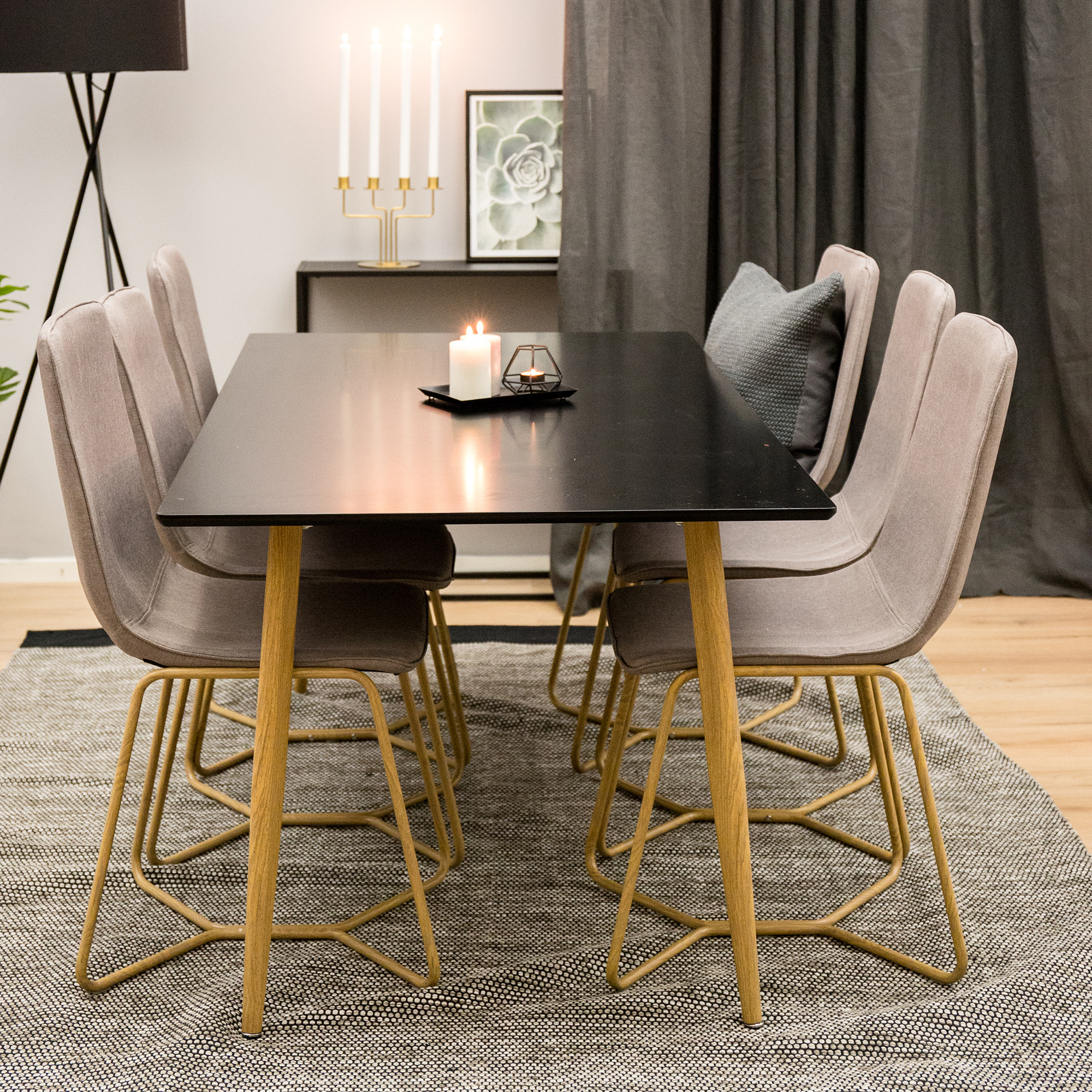 Matgrupp Venture Home Pobbie med 6 Xtra Stolar