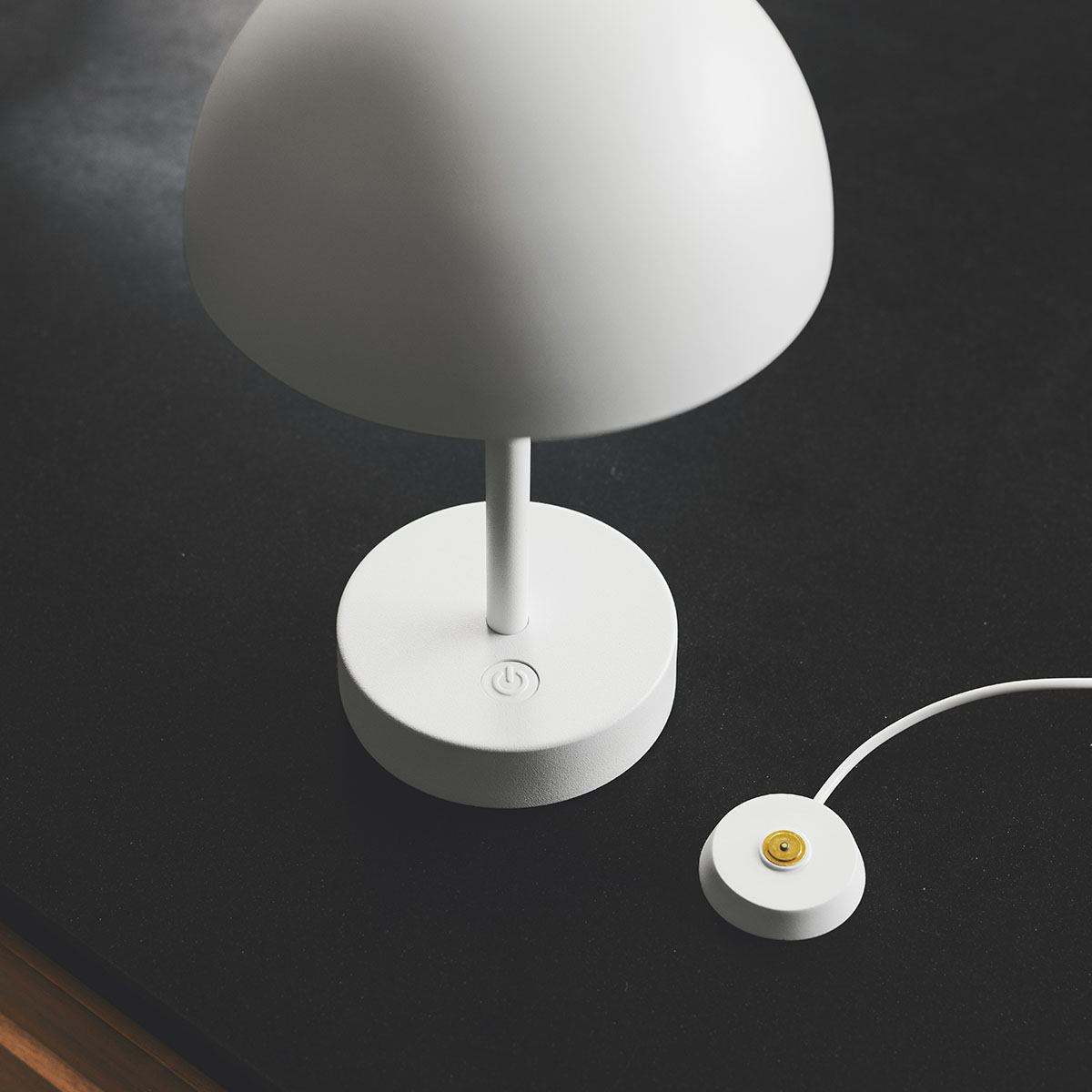 Ellen To-Go | Uppladdningsbar Lampa | Vit Vit
