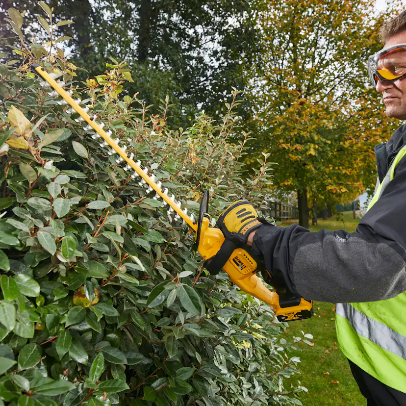 Häcksax Dewalt DCM563P1-QW Med batteri och laddare 18 V
