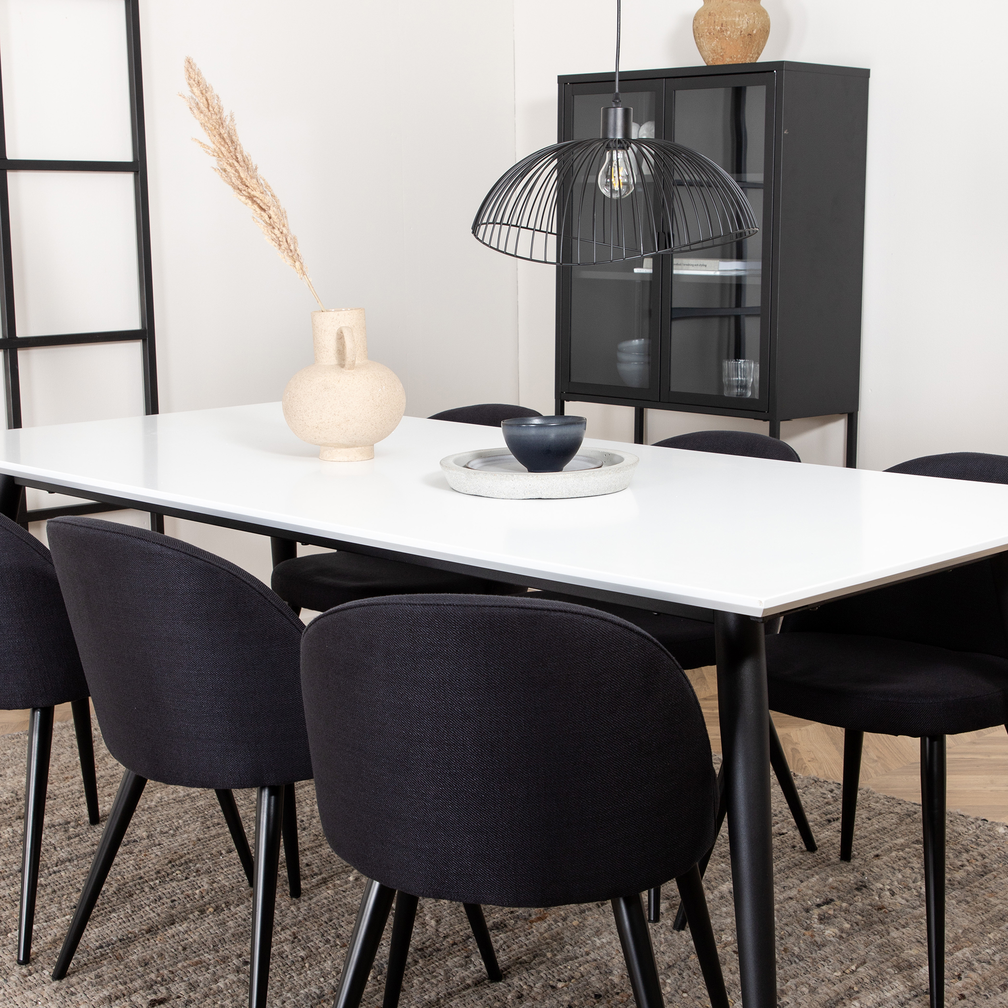 Matgrupp Venture Home Jolie med 6 Valentina Stolar