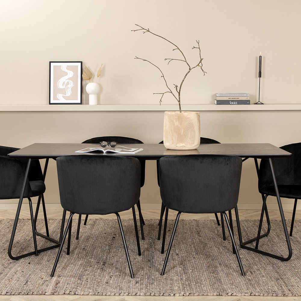 Matgrupp Venture Home Annika matbord och Bergen matstol