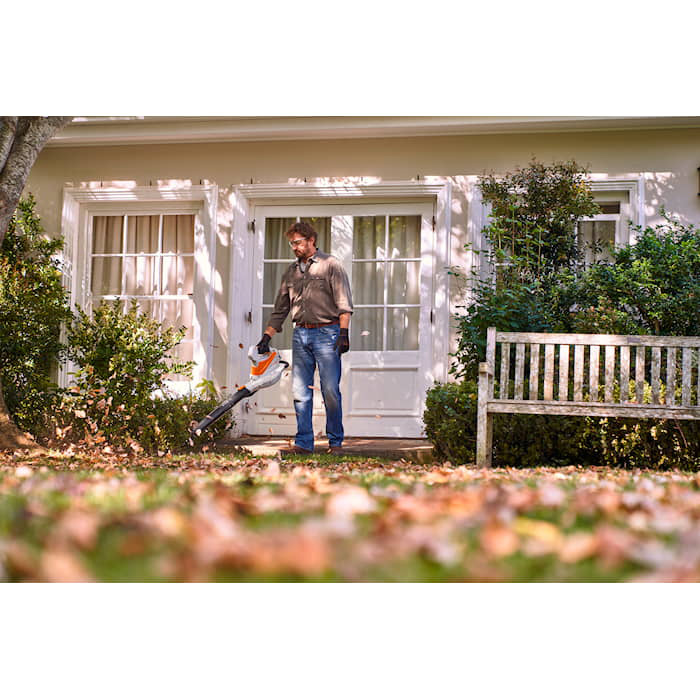 Lövblås STIHL SHA 56 med Batteri och Laddare