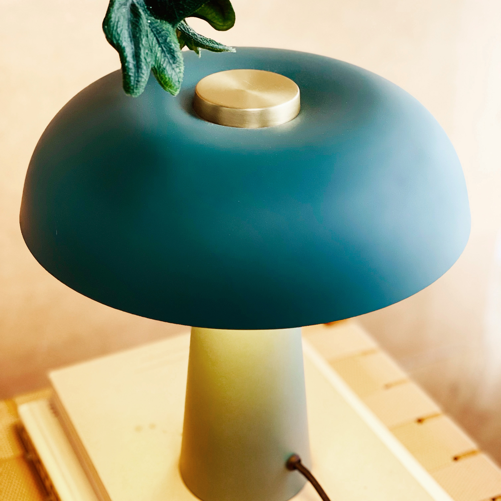 Bordslampa Dyberg Larsen Iris