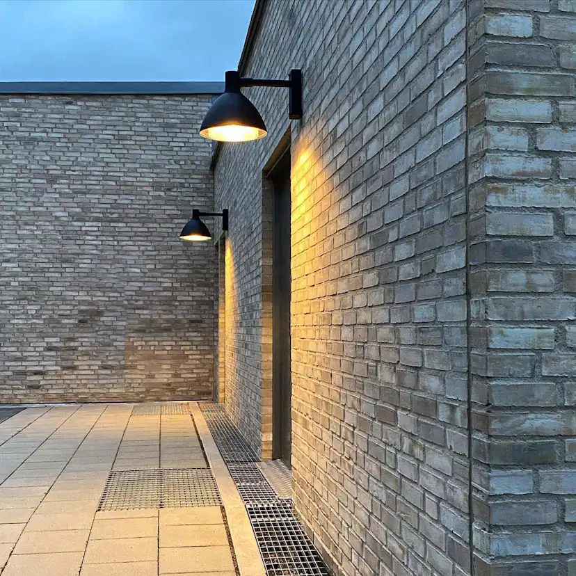 VÄGGARM ARK MEDI LED ALUGRÅ Grå