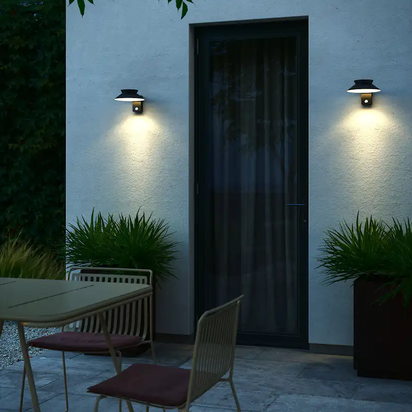 Justina Solar | Vägglampa | Svart Svart