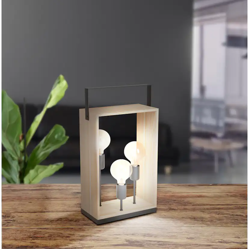 Bordslampa Eglo Famborough med 3 lampor