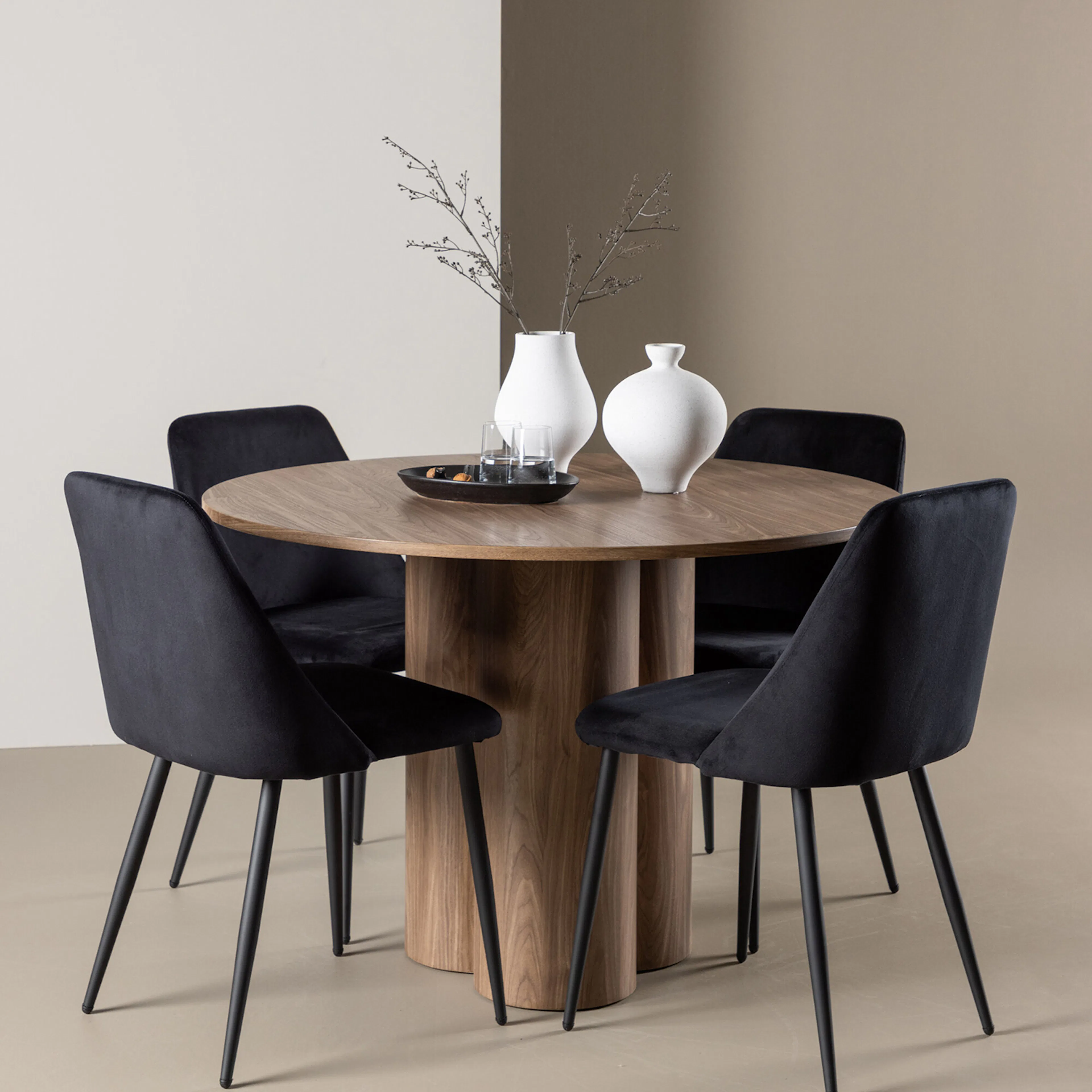 Olivia Dining Table with Night Dining Chair Mocka/Svart