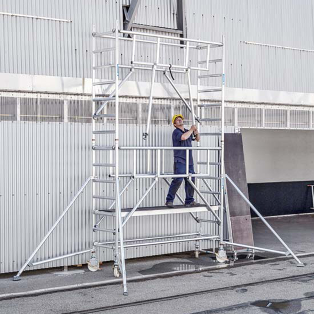 S-Plus Safetyställning 1,35 x 2,50 plh = 6,40 B= 1,35 m x H=2,50 m Platformhöjd= 6,40 m