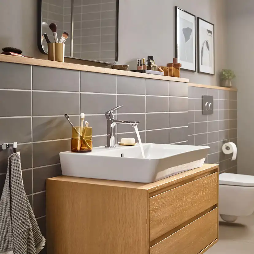 Tvättställsblandare Hansgrohe Rebris E 1-grepps 110 CoolStart med Lyftventil