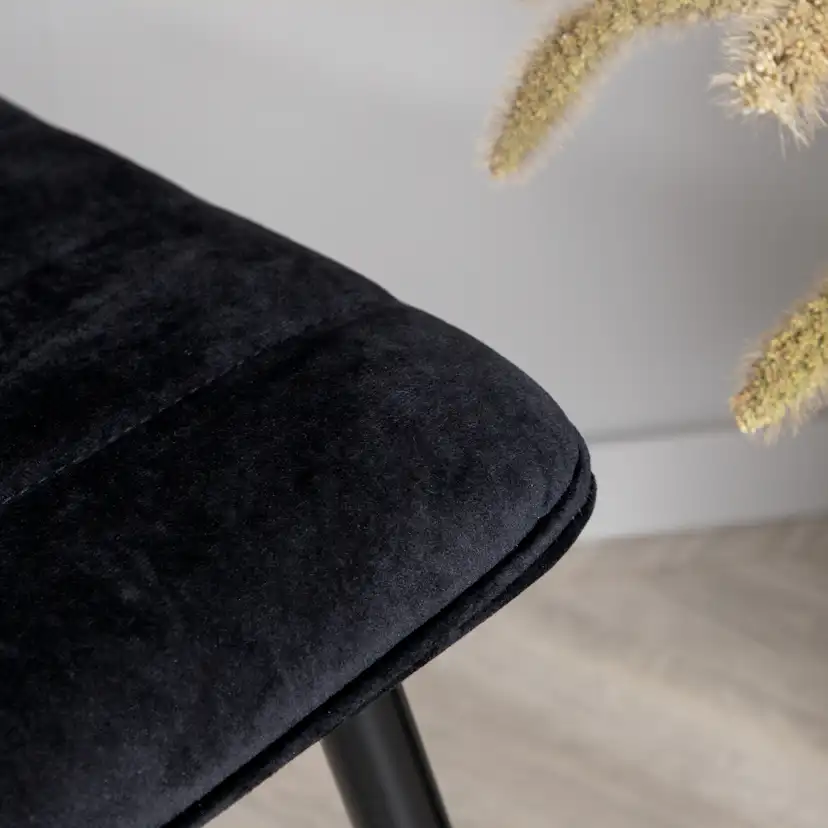 Windu Lyx Chair - Black / Black Velvet Svart