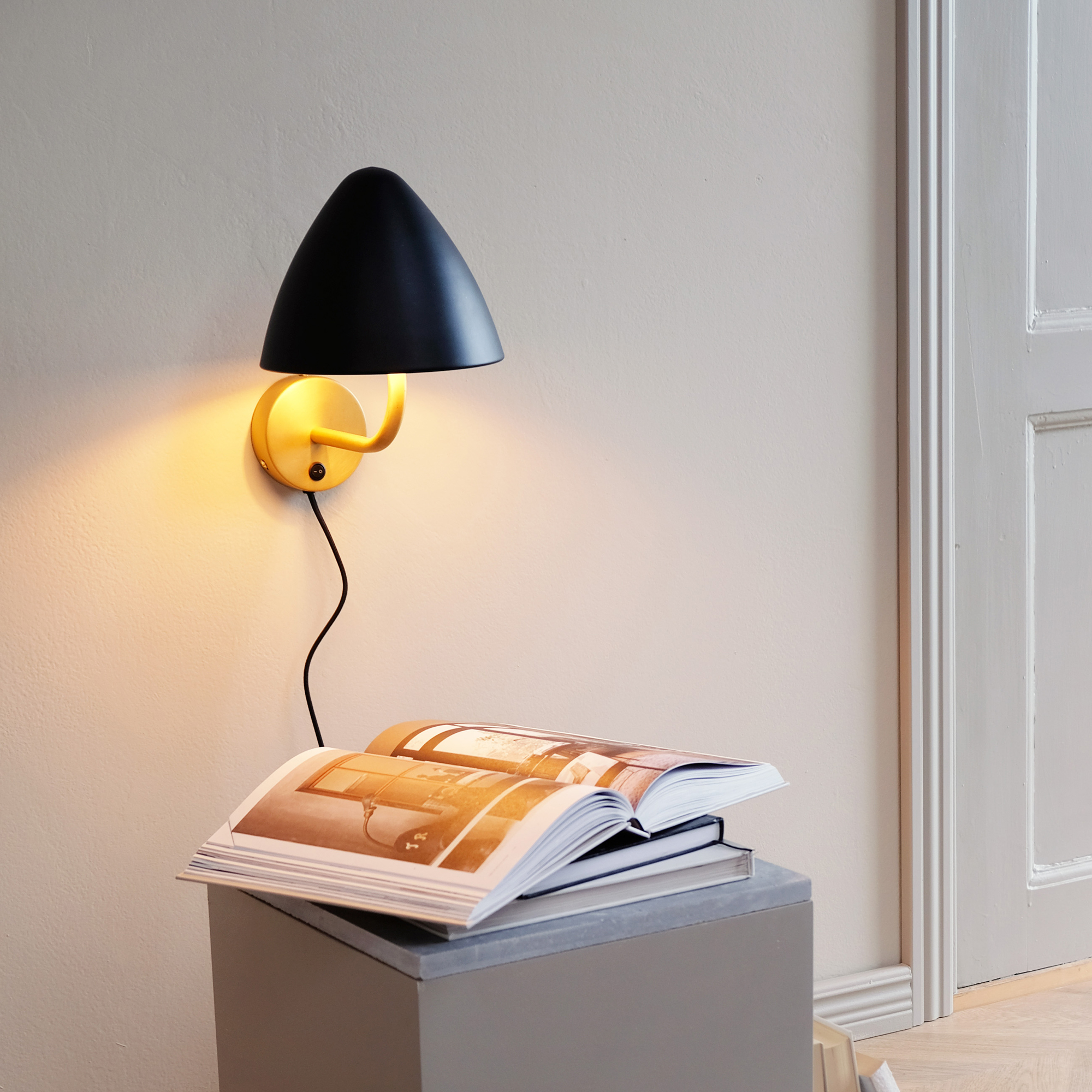 Vägglampa Dyberg Larsen Oulu