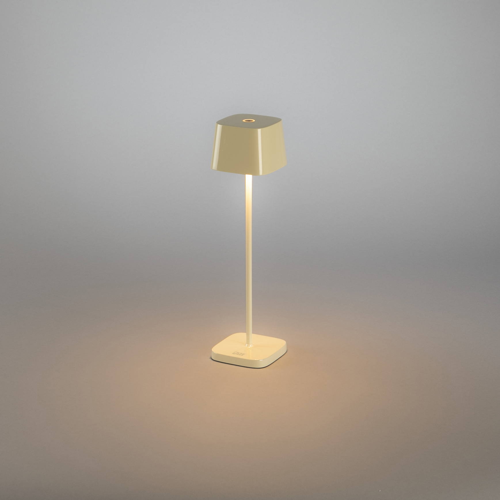 Portabel Lampa Gnosjö Konstsmide Capri Mini Bordslampa USBxGräddvit