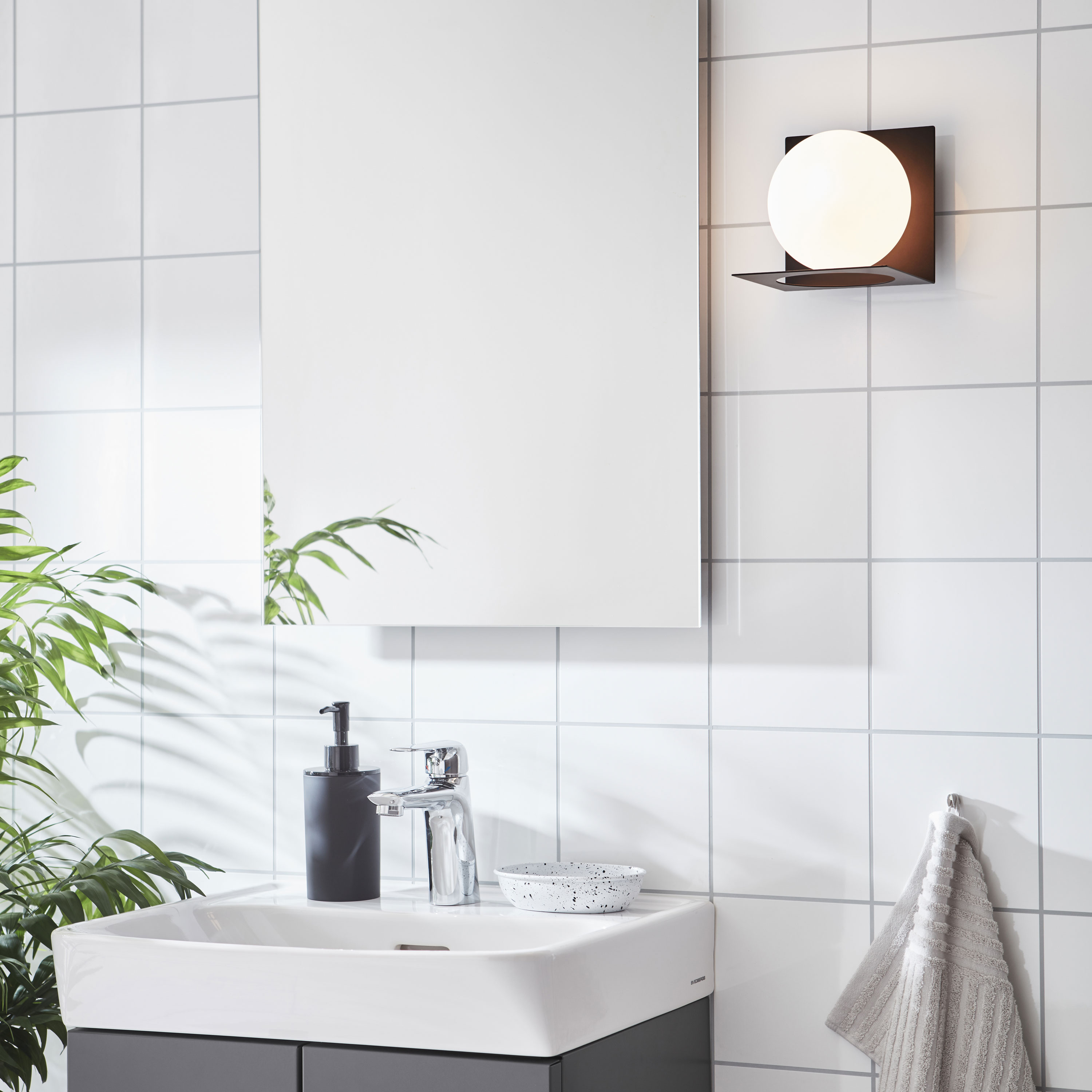 Vägglampa Markslöjd Zenit