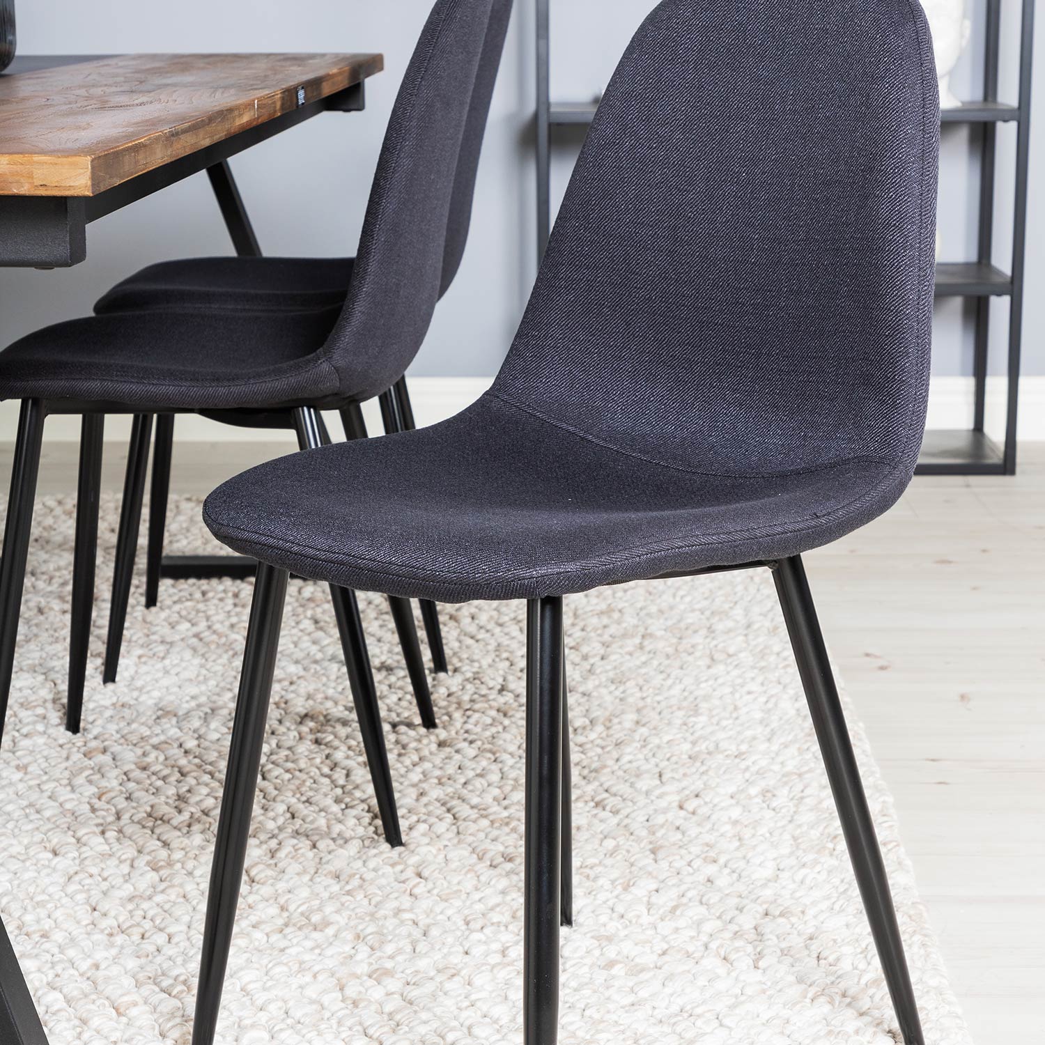 Matgrupp Venture Home Jane med 6 Pobbie Stolar Polyestertyg