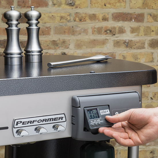 Kolgrill Weber Performer Deluxe GBS Svart Klotgrill med Gasoltändning & Gourmet BBQ System