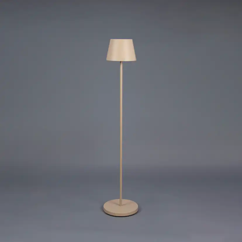 Golvlampa Gnojsö Konstsmide Pomezia M USB