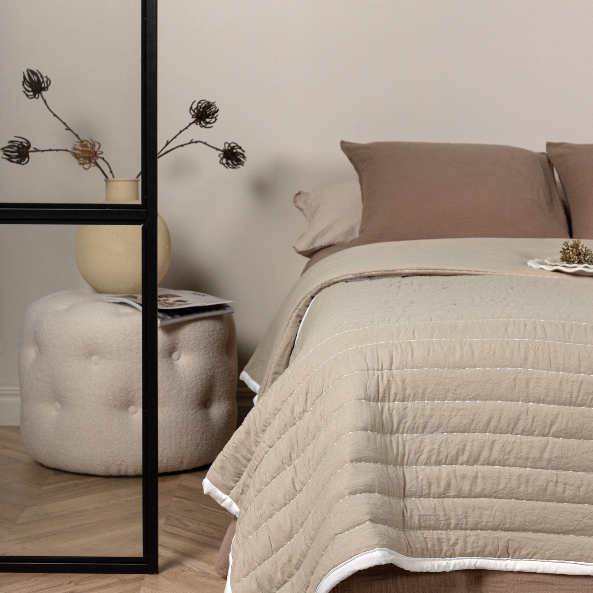 Juni Bedspread Microfiber - Beige - 260*260 Beige, Mått: 260x260 cm