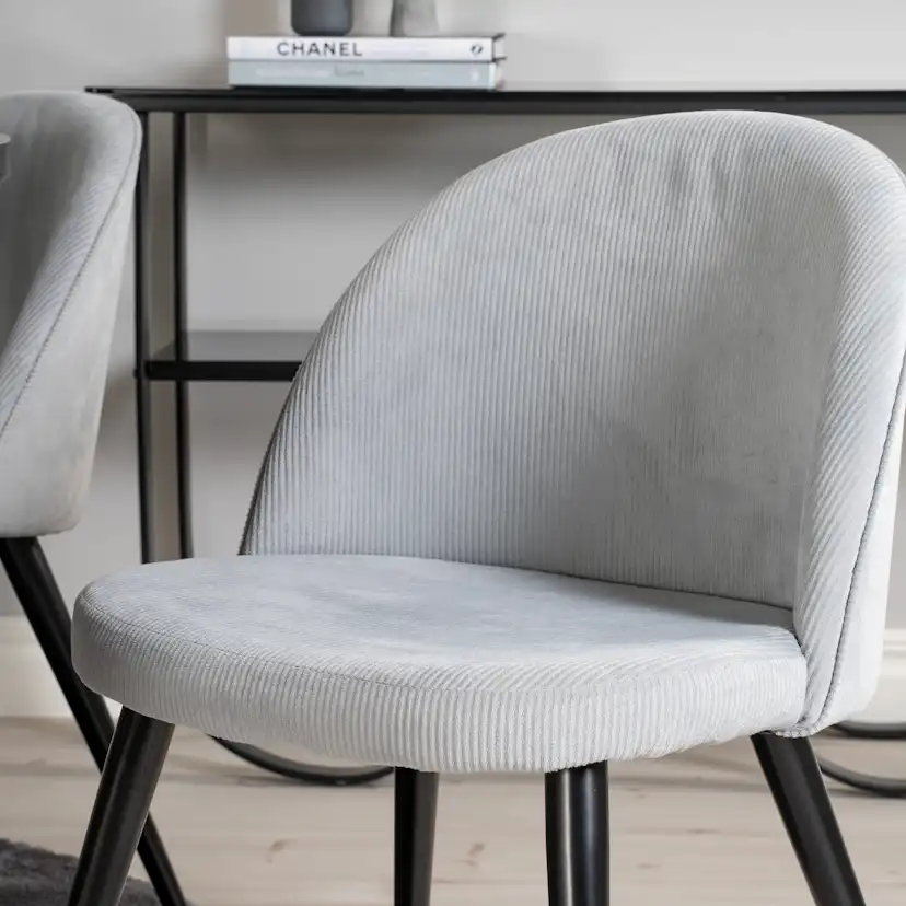 Matgrupp furniture/fashion Copenhagen med 6 Valentina Stolar