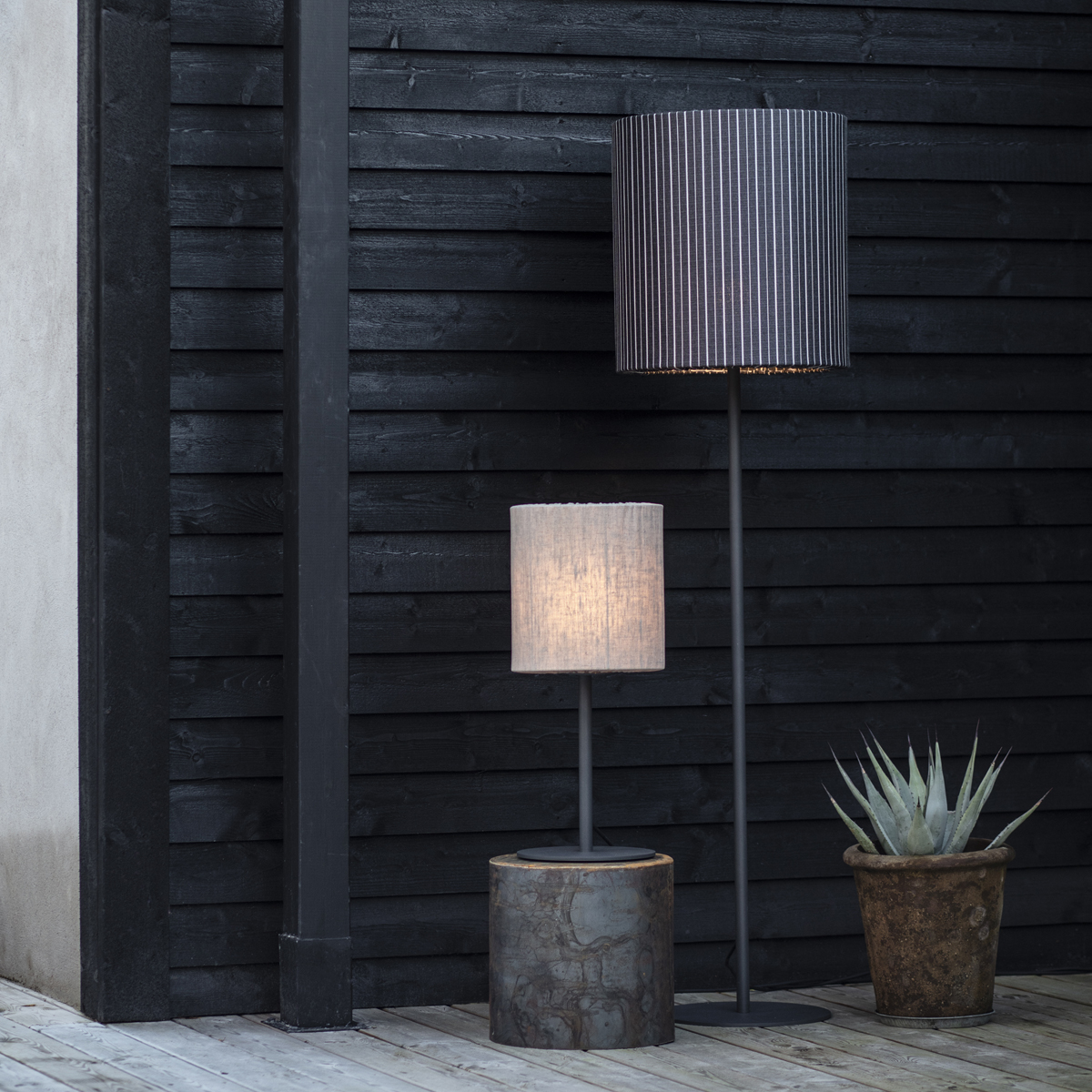 Agnar Bordslampa Outdoor Rosa Vit/Rosa