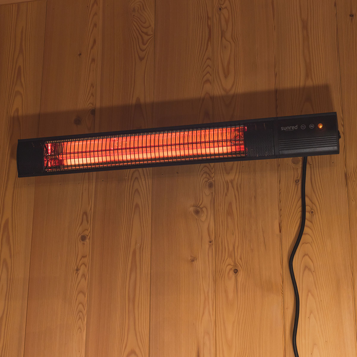 Infravärmare SunRed RD-DARK-25, Vägghängd Terrassvärmare med 2500 W Effekt