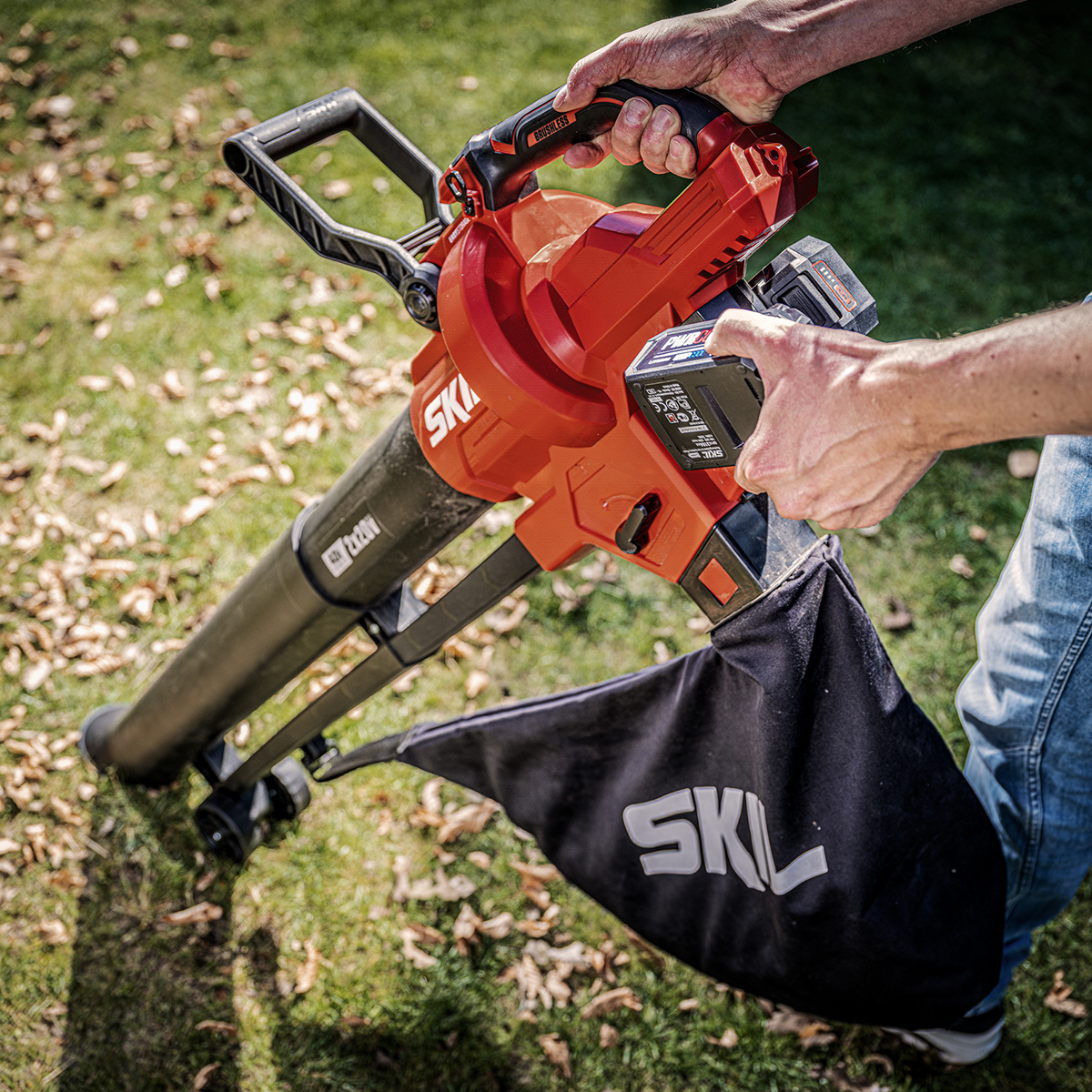 Lövblås/-Sug SKIL 0350 CA Kolborstfri Batteridriven