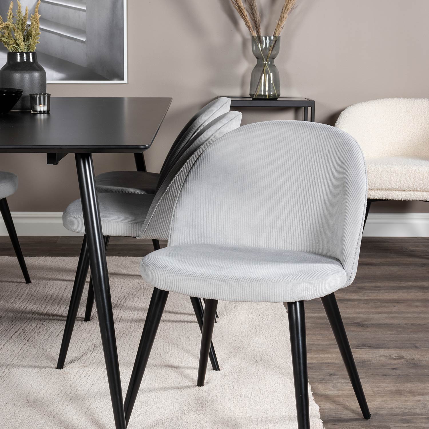 Matgrupp Venture Home Silvia med 6 Valentina Stolar Manchester