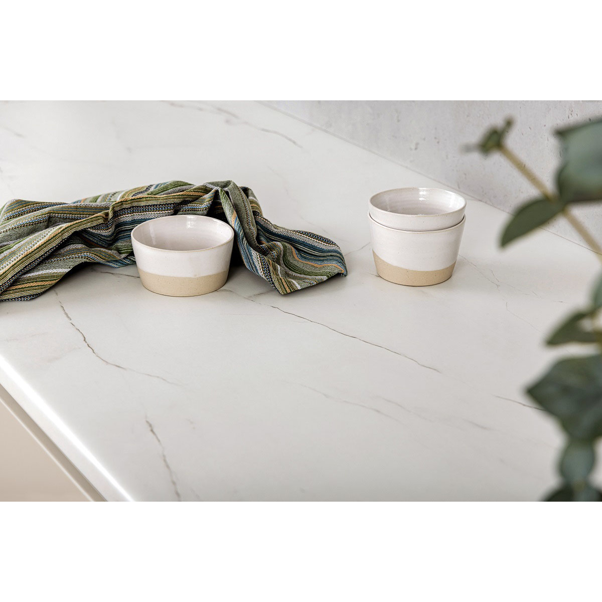 Bänkskiva Wilsonart 28x610x3000 4909-EM Paros Marble