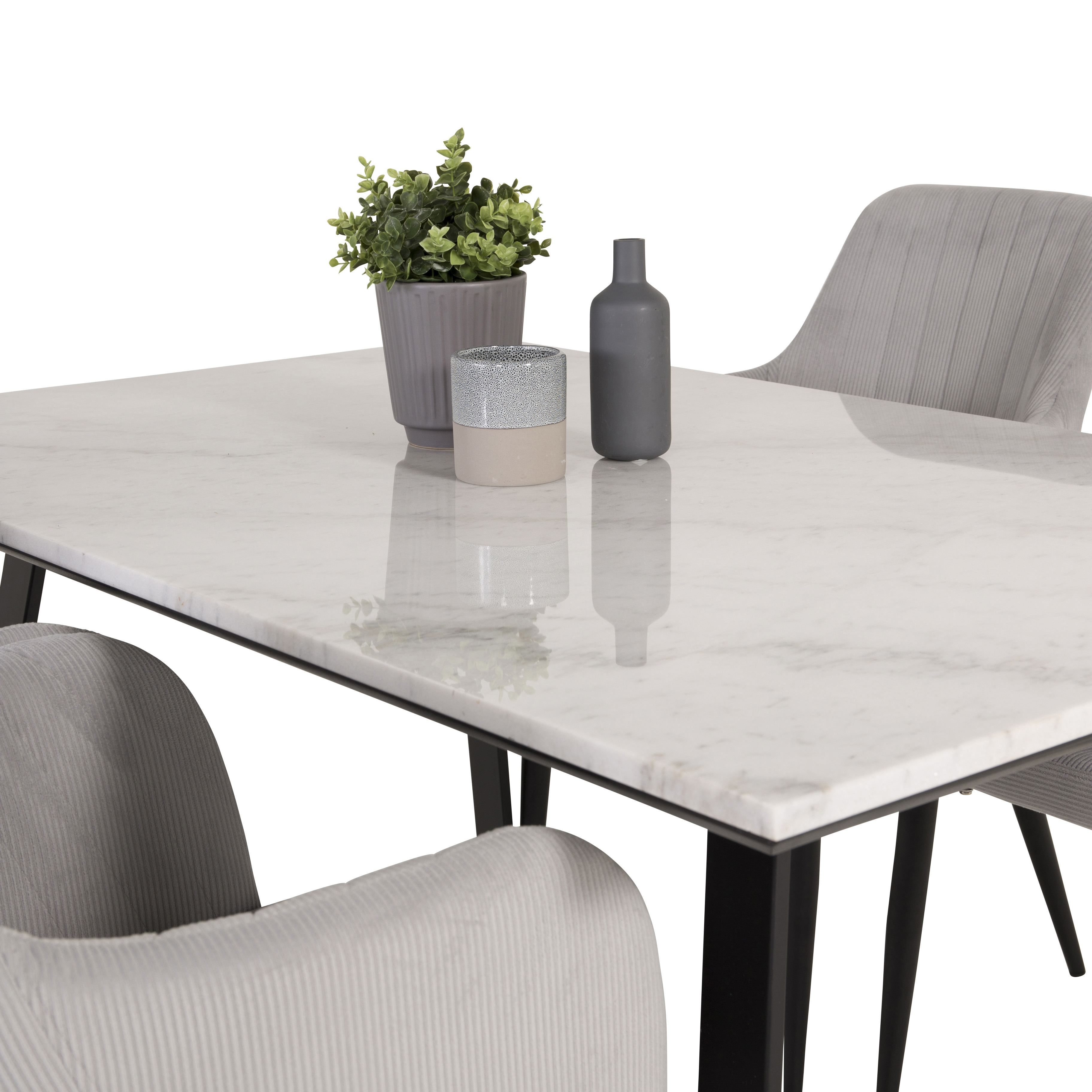 Matgrupp Venture Home Estelle 140 med 4 Corina Stolar ManchEstelle