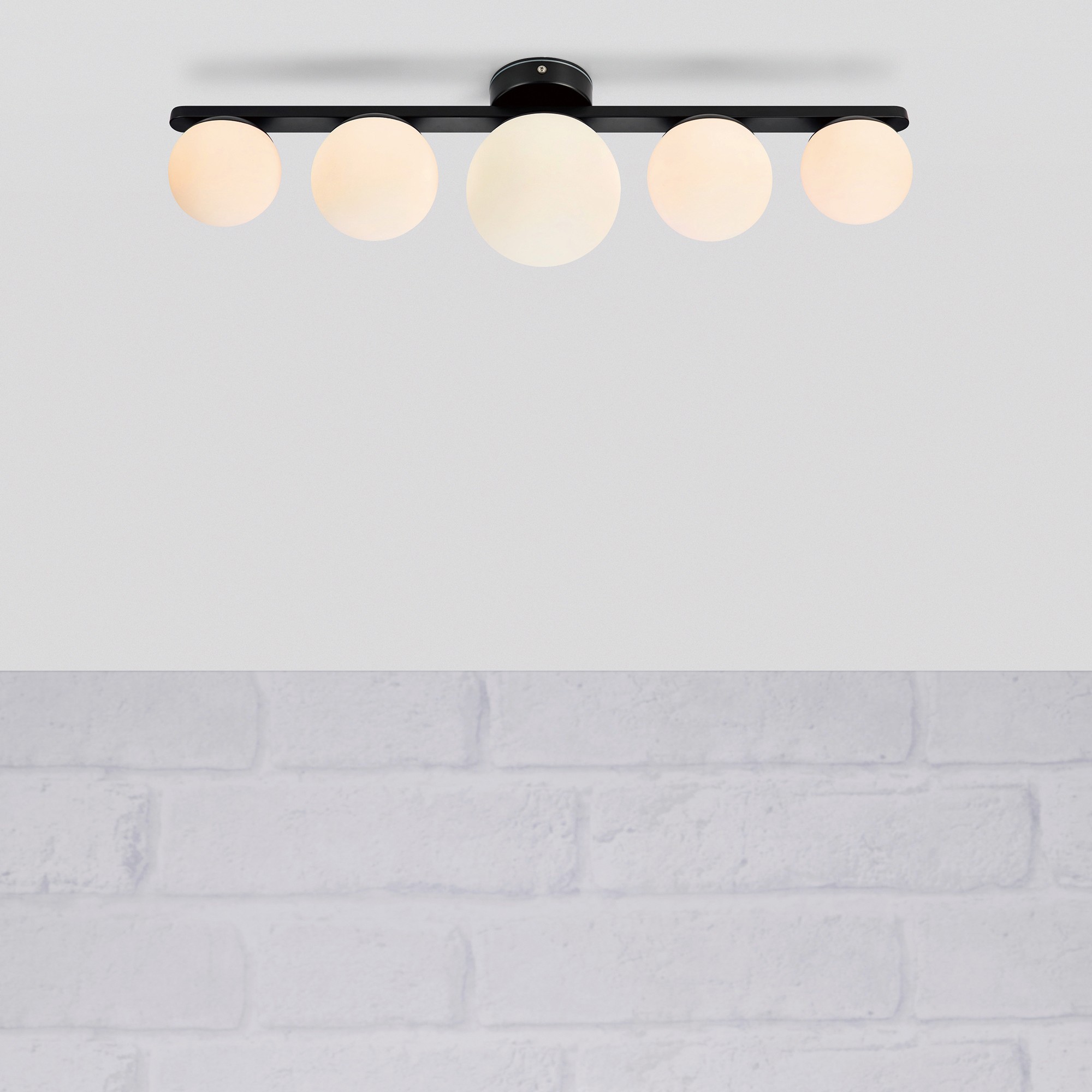 Tak/Vägglampa Markslöjd Puro 5L Svart/Opal IP44
