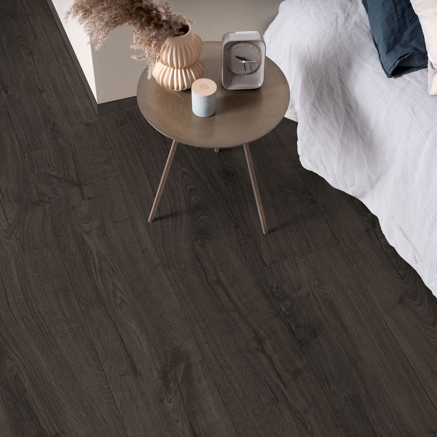 Laminatgolv Pergo Modern Plank 4V BLACK PEPPER OAK Living Expression_NEW