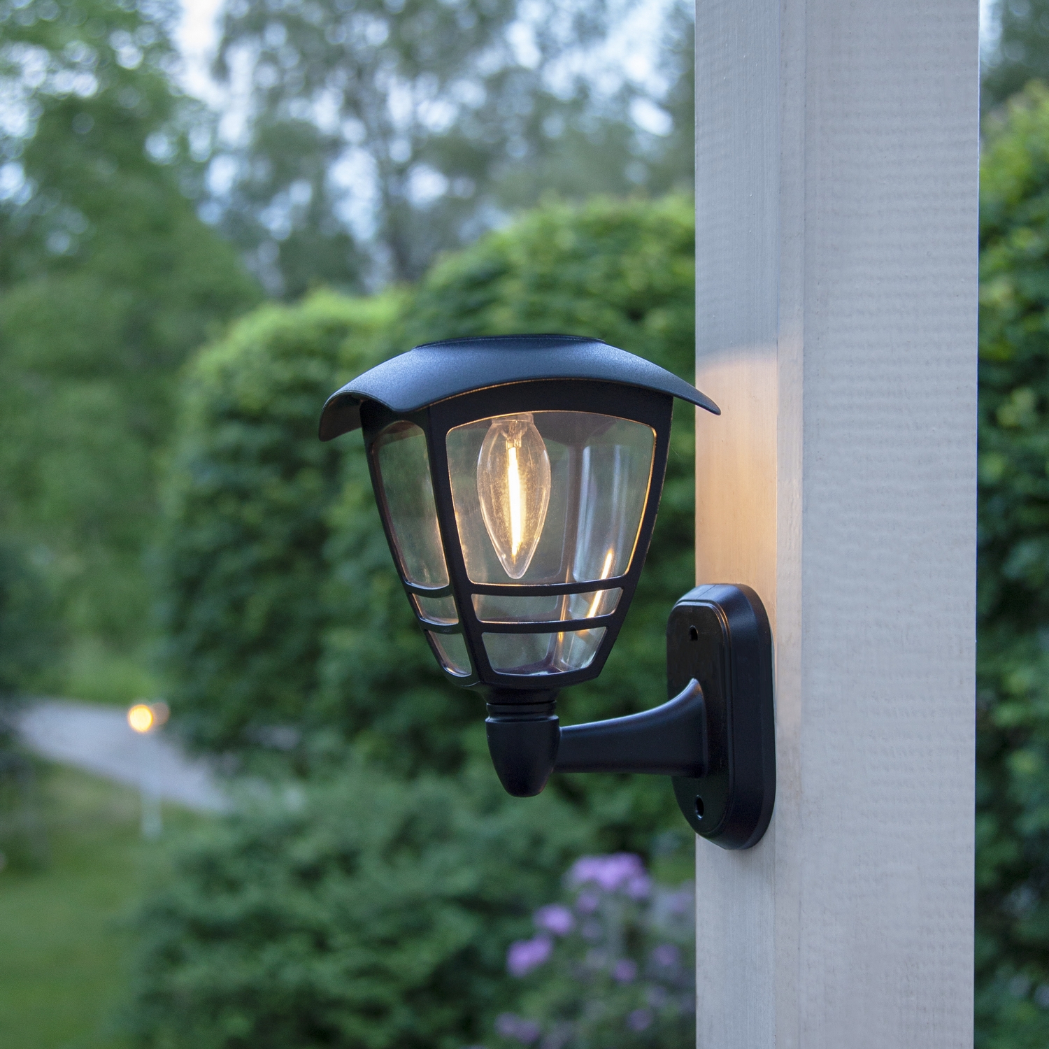 Solcells-vägglykta Star Trading Felix