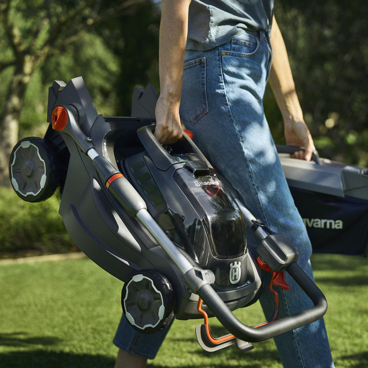 Gräsklippare Husqvarna Aspire™ LC34 Med Batteri och Laddare