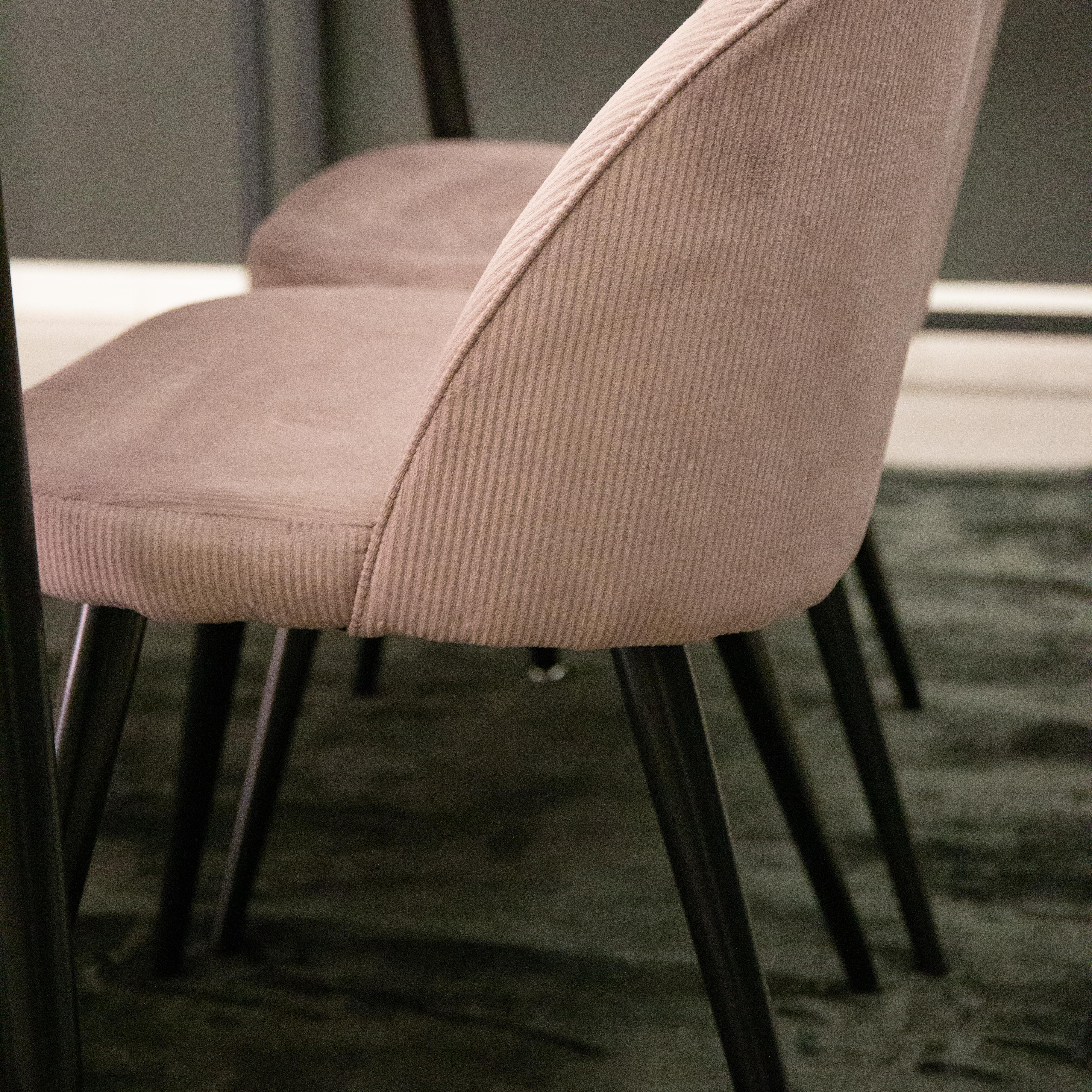 Matgrupp Venture Home Pobbie med 4 Stolar Valentina