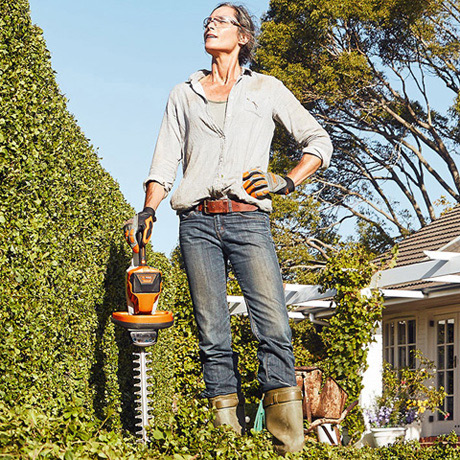 Häcksax STIHL HSA 56 med Batteri och Laddare