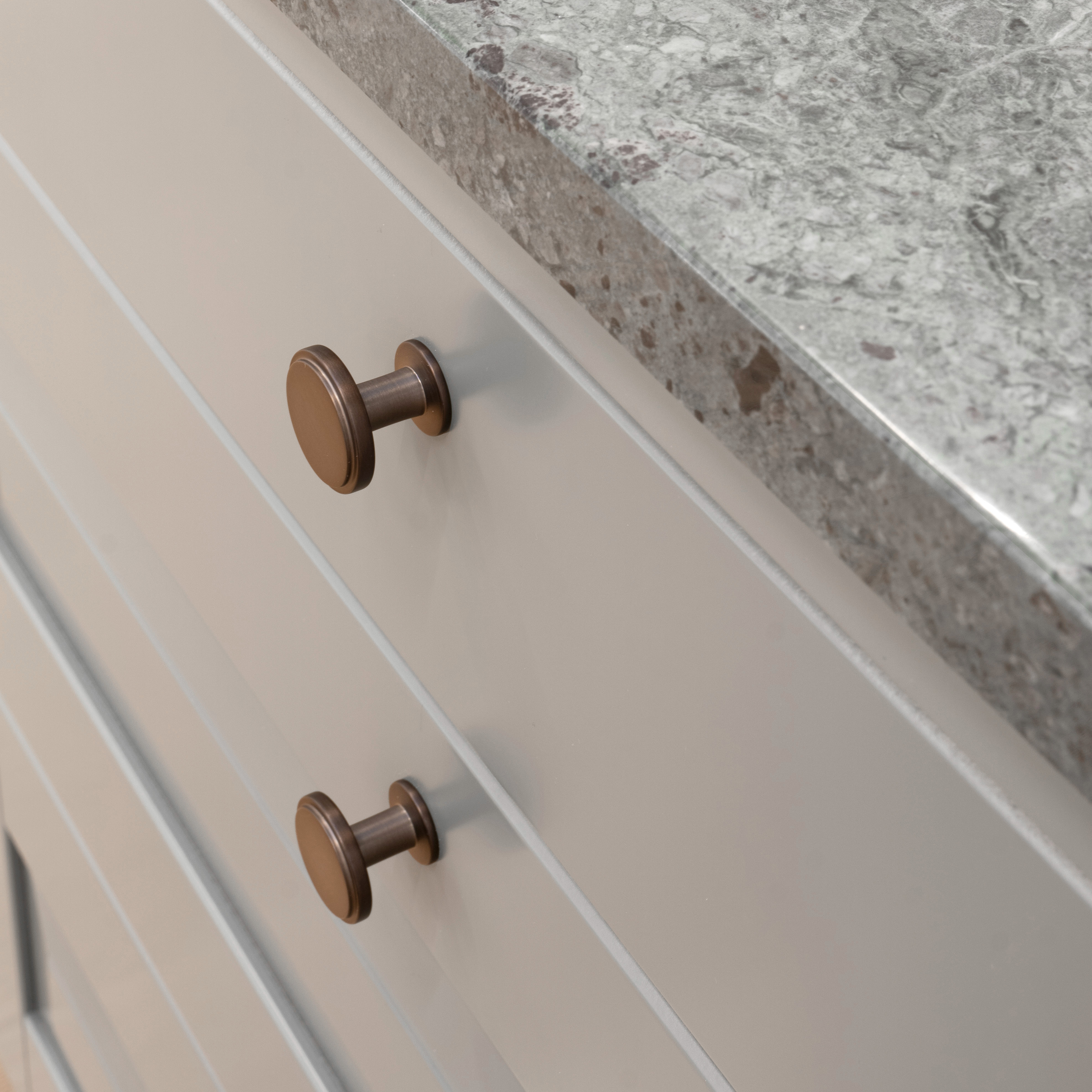 Knopp Beslag Design Uno Ø30 mm