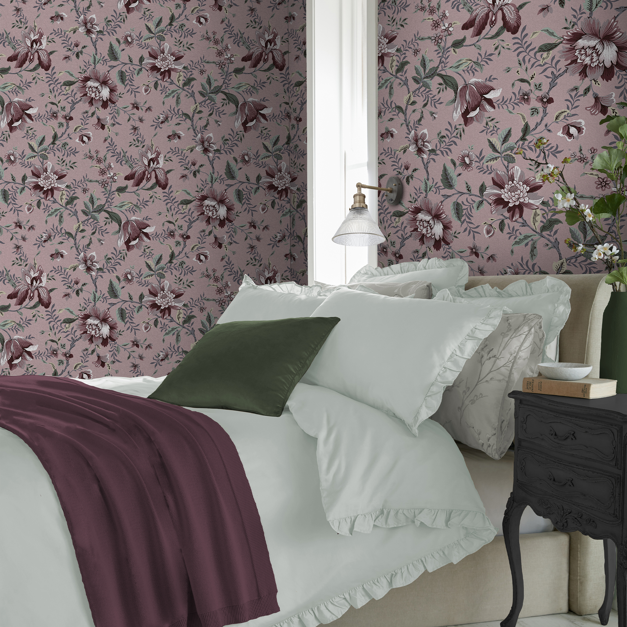 Tapet Laura Ashley Edita’s Garden Pale Blackberry 121091