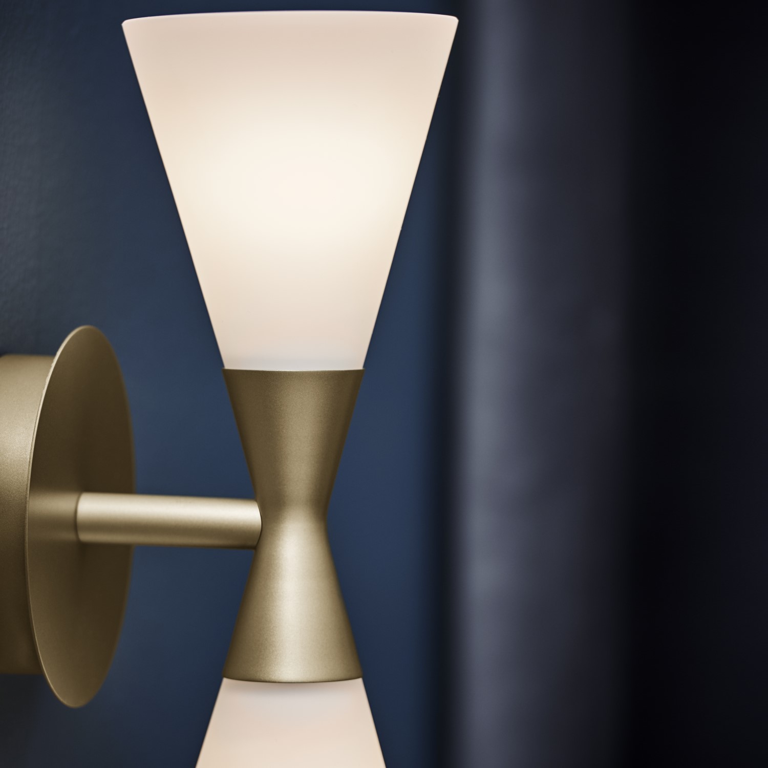Vägglampa Herstal Harlekin Duo
